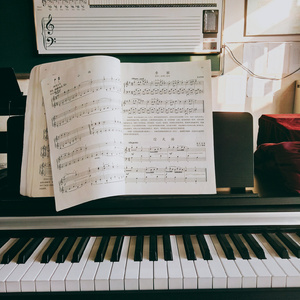 波奇酱被c到喷水涩图
